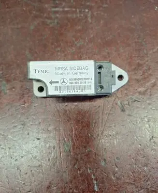 Mercedes-Benz E W210 Airbag deployment crash/impact sensor 0008209926 A3T5K28AJR1