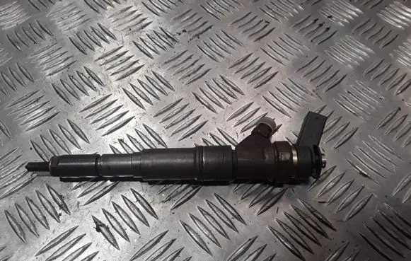 BMW 5 E60 E61 Fuel injector 0445110131 7789661