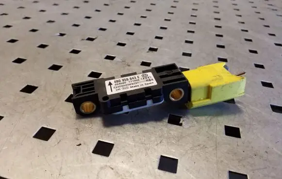 Volkswagen Phaeton Airbag deployment crash/impact sensor 4B0959643E