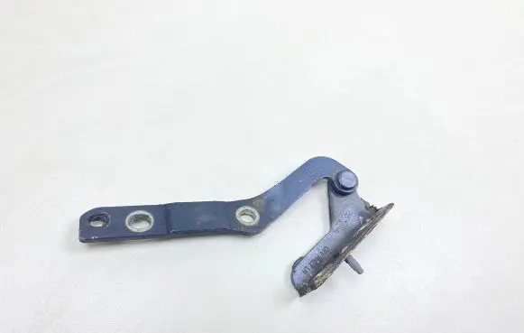 Toyota Verso Tailgate/trunk/boot hinge