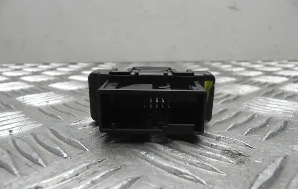BMW 2 F46 Other control units/modules 6814609 G4591