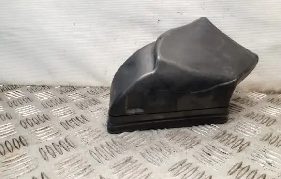 Volkswagen PASSAT B5 Air intake duct part 3B0129617D