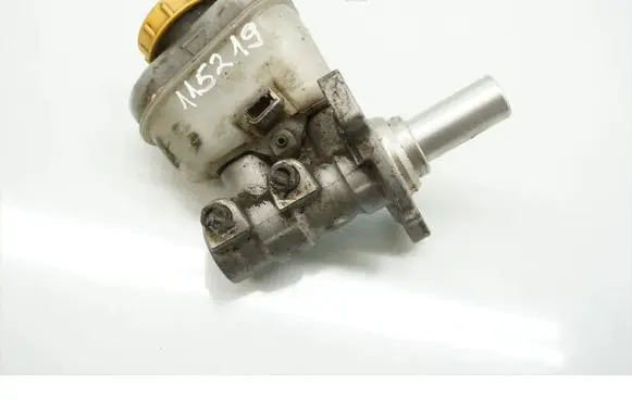 Subaru Legacy Master brake cylinder