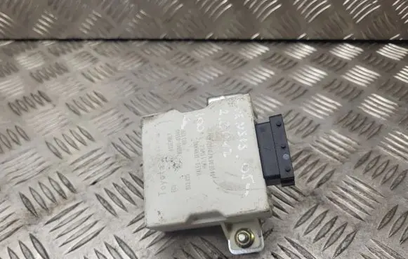 Toyota Avensis T250 Window wiper relay 8594005040