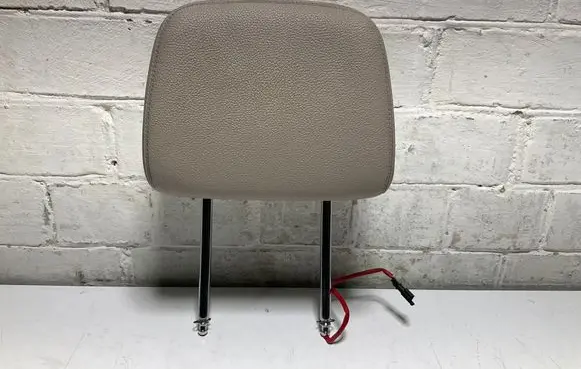 BMW X5 E70 Front seat headrest 1734657