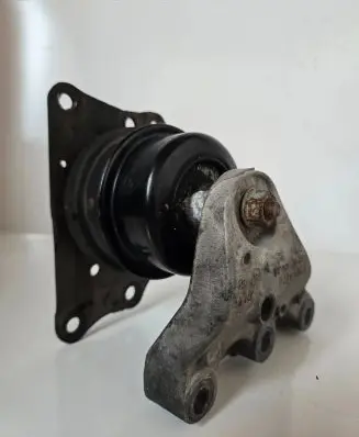 Volkswagen Polo IV 9N3 Engine mount bracket 6Q0199185AA 6Q0199185 6Q0199262BD