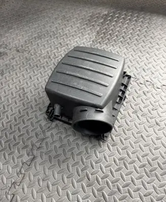 Jeep Grand Cherokee Air filter box 68022162AC