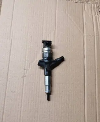 Subaru Forester SH Fuel injector 16613aa030