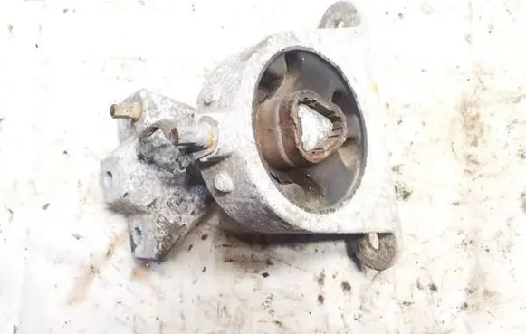 Chrysler Pacifica Engine mount bracket