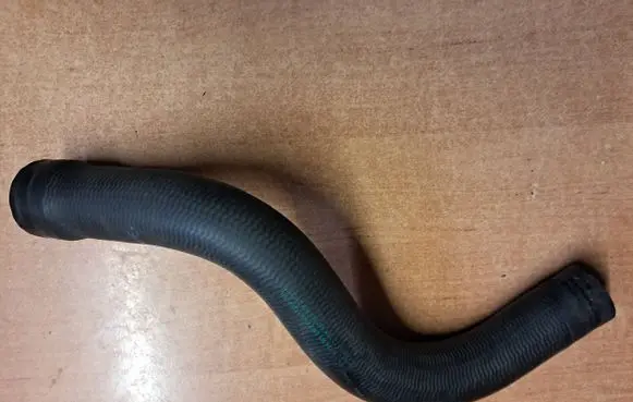 Mercedes-Benz E W124 Engine coolant pipe/hose 1245018982