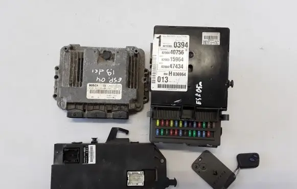 Renault Espace - Grand espace IV Engine ECU kit and lock set 
