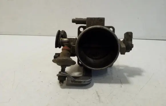 Volkswagen Golf III Throttle valve 31541602