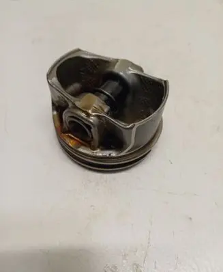 Volkswagen Golf VII Piston 04EBD