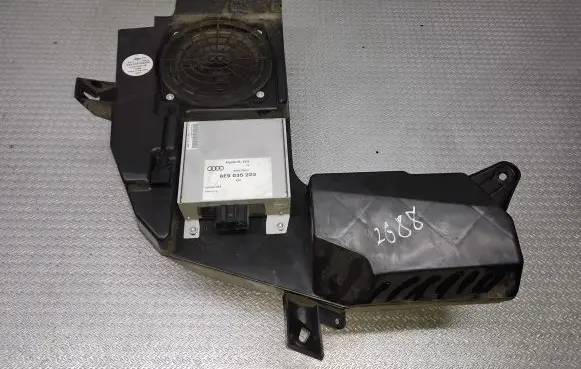 Audi A4 S4 B7 8E 8H Subwoofer speaker 8E9035223 8E903538203S