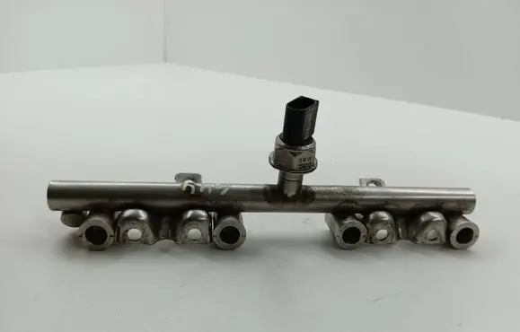 Mini Cooper Countryman R60 Fuel main line pipe 7537319