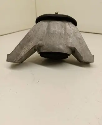 KIA Sportage Engine mount bracket 127086