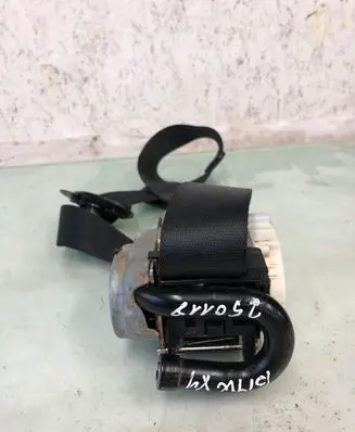 BMW X4 G02 Front seatbelt 95032