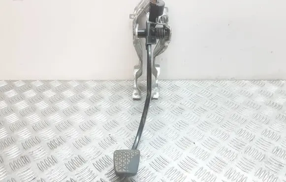 Opel Zafira A Brake pedal