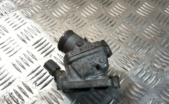 Thermostat/thermostat housing