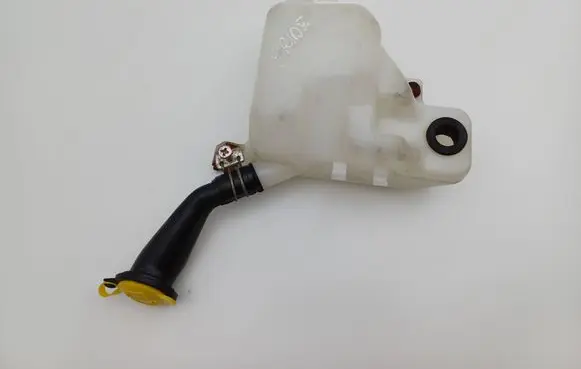 KIA Pride Windshield washer fluid reservoir/tank 