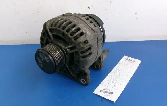 Volkswagen Golf V Generator/alternator 038903024F