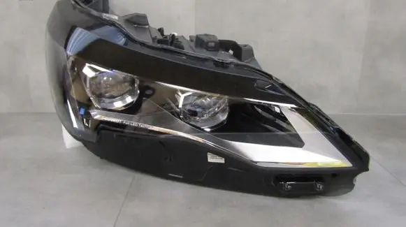 Peugeot 3008 II Headlight/headlamp 9836230580