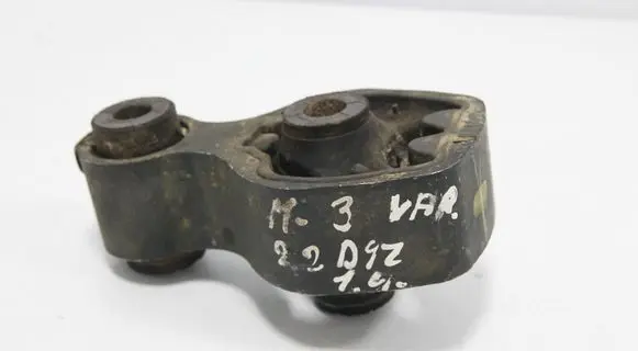 Mazda 3 II Engine mount bracket