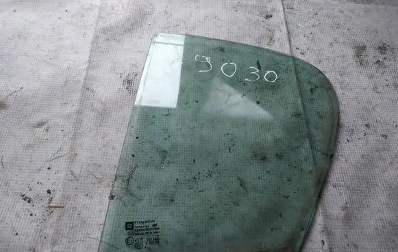 Opel Astra H Rear vent window glass AS2