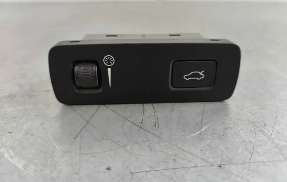 Volvo XC40 Tailgate/boot open switch button 31443873 31376510