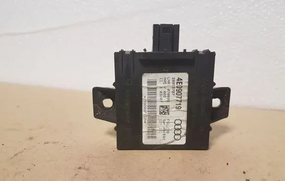 Audi A8 S8 D3 4E Alarm control unit/module 4E0907719