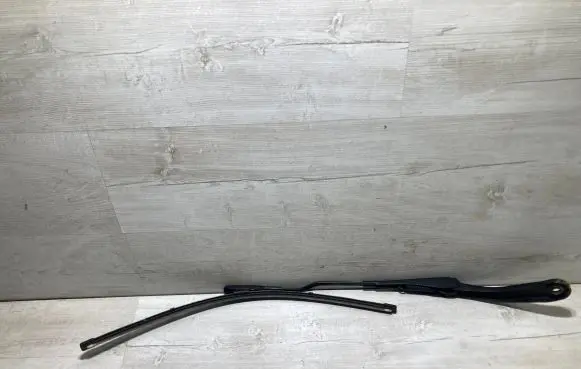 BMW 1 F20 F21 Front wiper blade arm 7239519