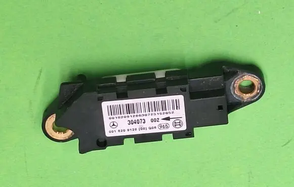Mercedes-Benz E W211 Airbag deployment crash/impact sensor 0018209126 304073002
