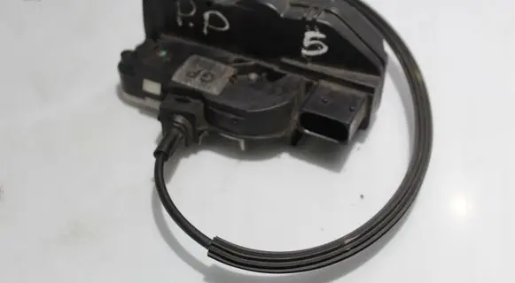 Opel Insignia A Front door lock