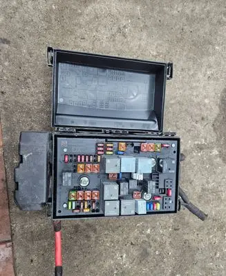 Opel Zafira C Fuse box set 13403357