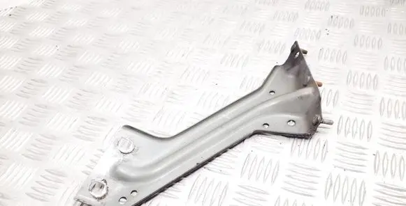 Audi Q5 SQ5 Fender mounting bracket 8R0821136