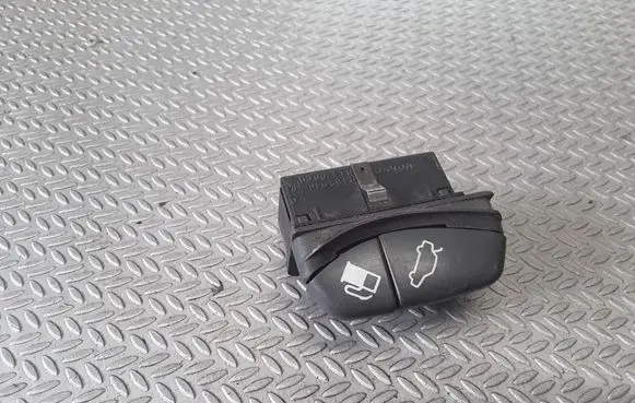 Volvo S70 V70 V70 XC Tailgate opening switch 9162946