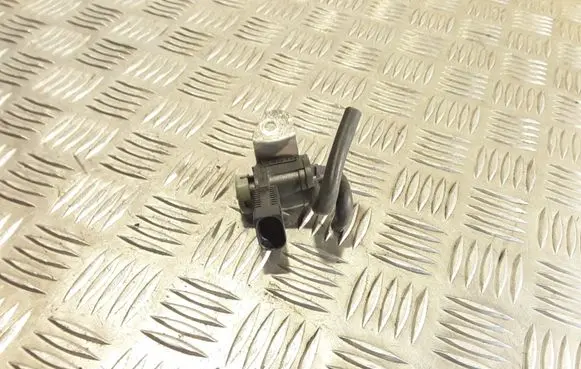Volkswagen Caddy Valve vacuum 1K0906283A