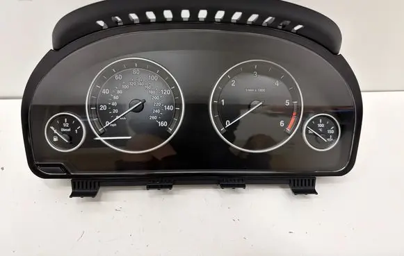 BMW 5 F10 F11 Speedometer (instrument cluster) 25811511 9280485 3000184529