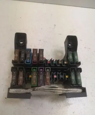 Mercedes-Benz CLS C219 Fuse module A2115450301