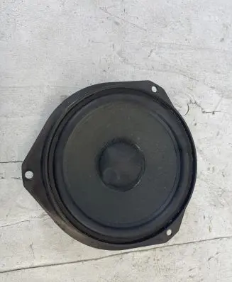 Opel Zafira B Front door high frequency speaker 24423552