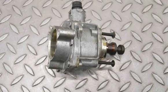 BMW 5 E60 E61 Vacuum pump 7519458 200400089