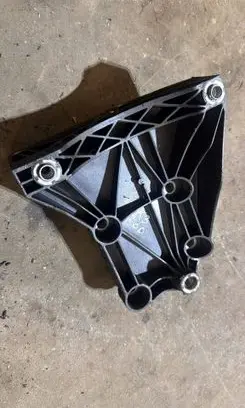 BMW X3 E83 A/C compressor mount bracket 7792202