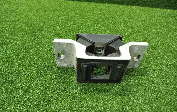 Engine mount bracket