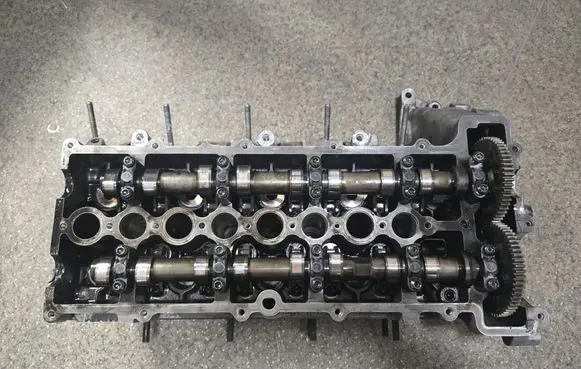 BMW 3 E90 E91 Engine head 7785876