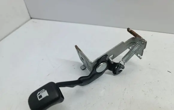 Chevrolet Lacetti Fuel cap release pull handle 