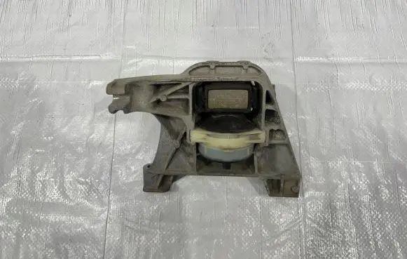 Peugeot Expert Engine mount bracket 4A103720