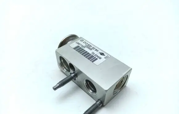 Mercedes-Benz E W212 Other air conditioning (A/C) parts A2128300284 330005 U9877001