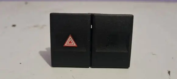 Ford Mondeo Mk III Hazard light switch 2S7T13A350BA 1201654
