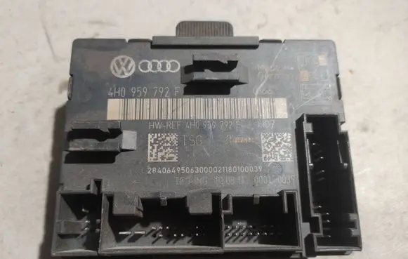 Volkswagen Touareg II Door control unit/module 4H0959792F