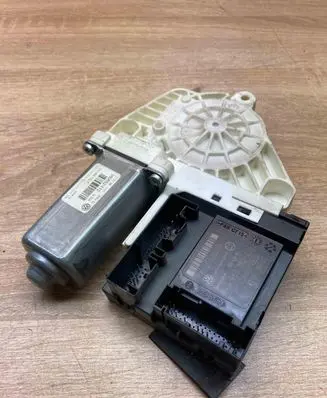 Volkswagen PASSAT B6 Front door window regulator motor 1K0959792L 1K0959702P